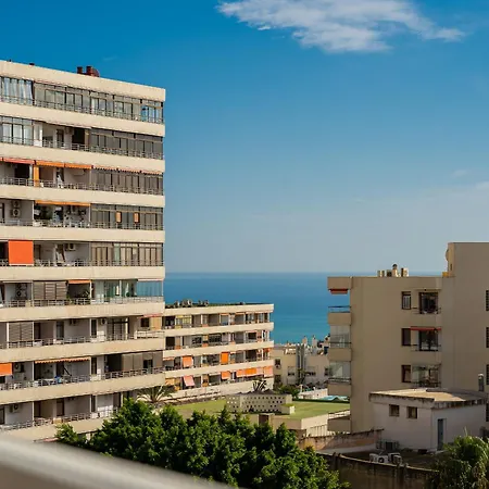 Monkó Salomé Hills *